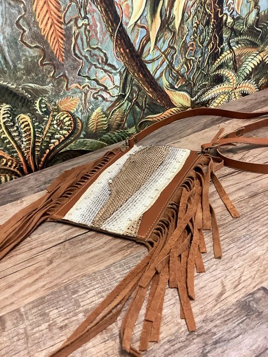 POCHETTE PORTABLE CUIR INA