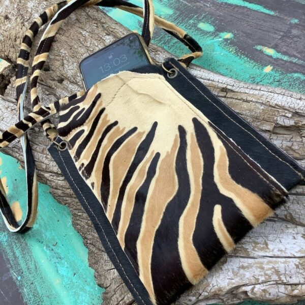 POCHETTE PORTABLE CUIR POILS KEYA
