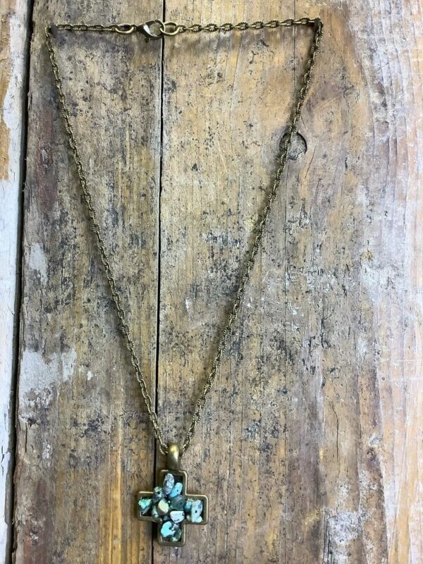 COLLIER OLIVE