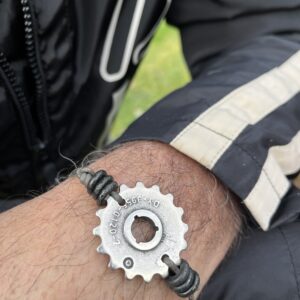 Penna bracelet porté