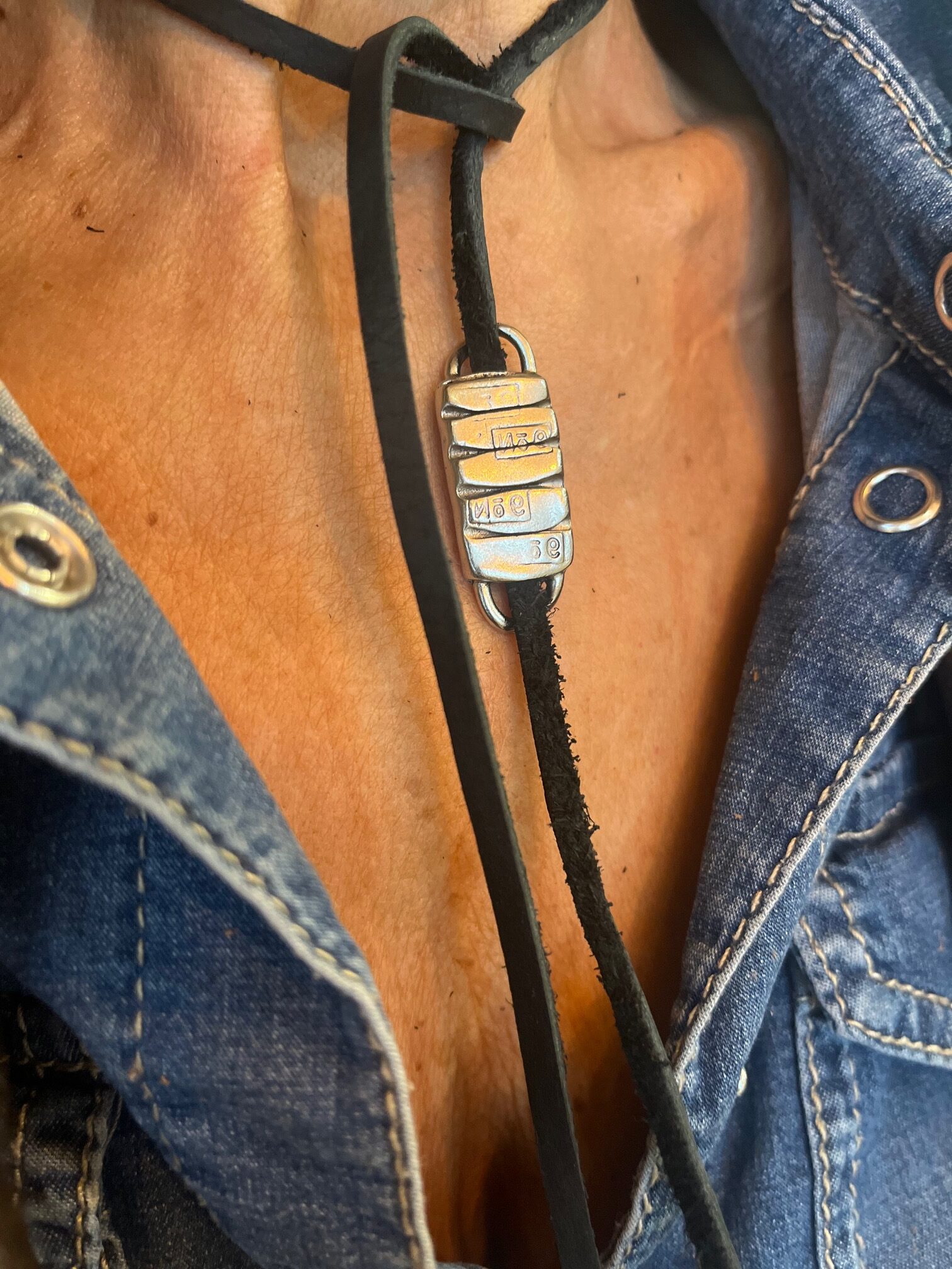 Collier Torque Tour De Cou Entrelacé Cuir Noir Et Aluminium Argenté - Style Ethnique 52cm - Occasion Bon état