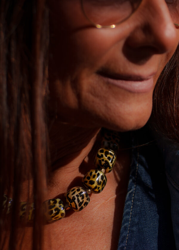 Ana léopard collier