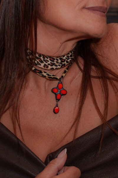COLLIER FLORES ROUGE