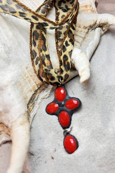 COLLIER FLORES ROUGE