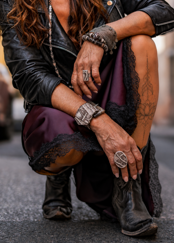 Awa croco manchette + Lagona croco bague + Strada bronze pampilles manchette + Mineral bracelet + Jaden bracelet..